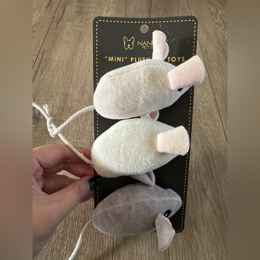 NANDOG My BFF Mini Mouse Crinkle Toy with Squeaker NWT for Cats and Dogs 🐶